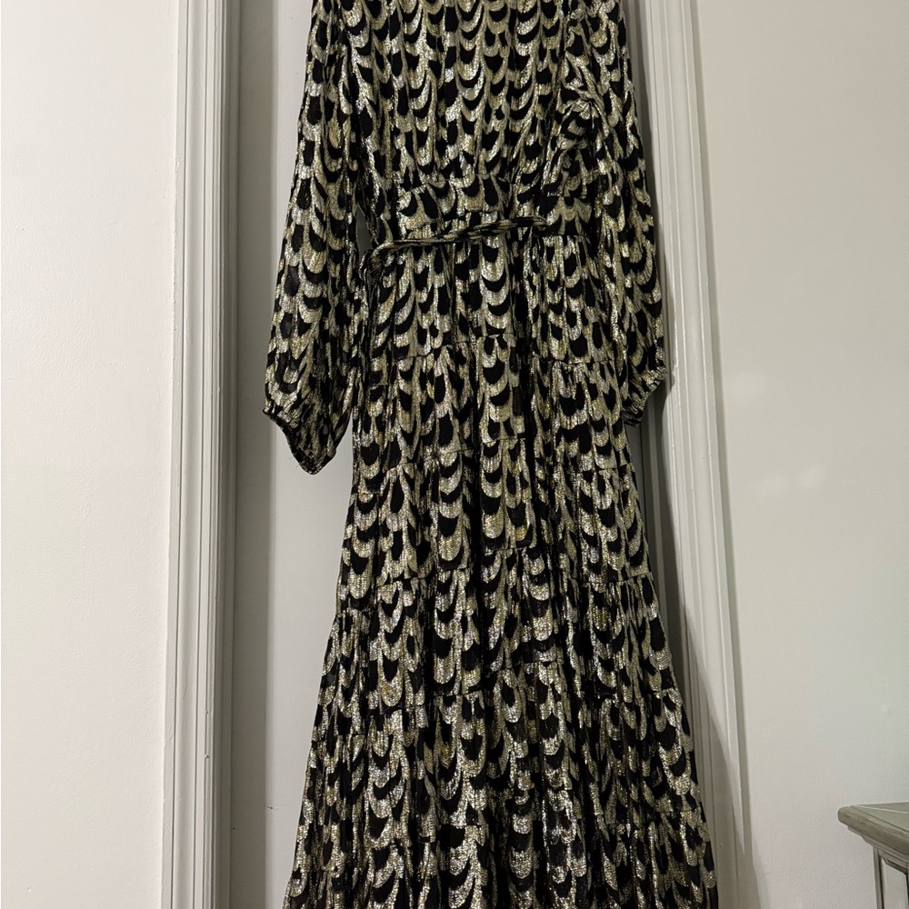 Gibson Latimer Gold + Black Metallic Wrap Midi Dress - Picture 4 of 4